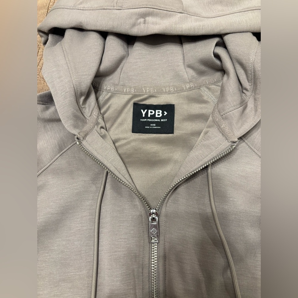 ABERCROMBIE & FITCH - YPB activewear Hoodie - Picture 4 of 7